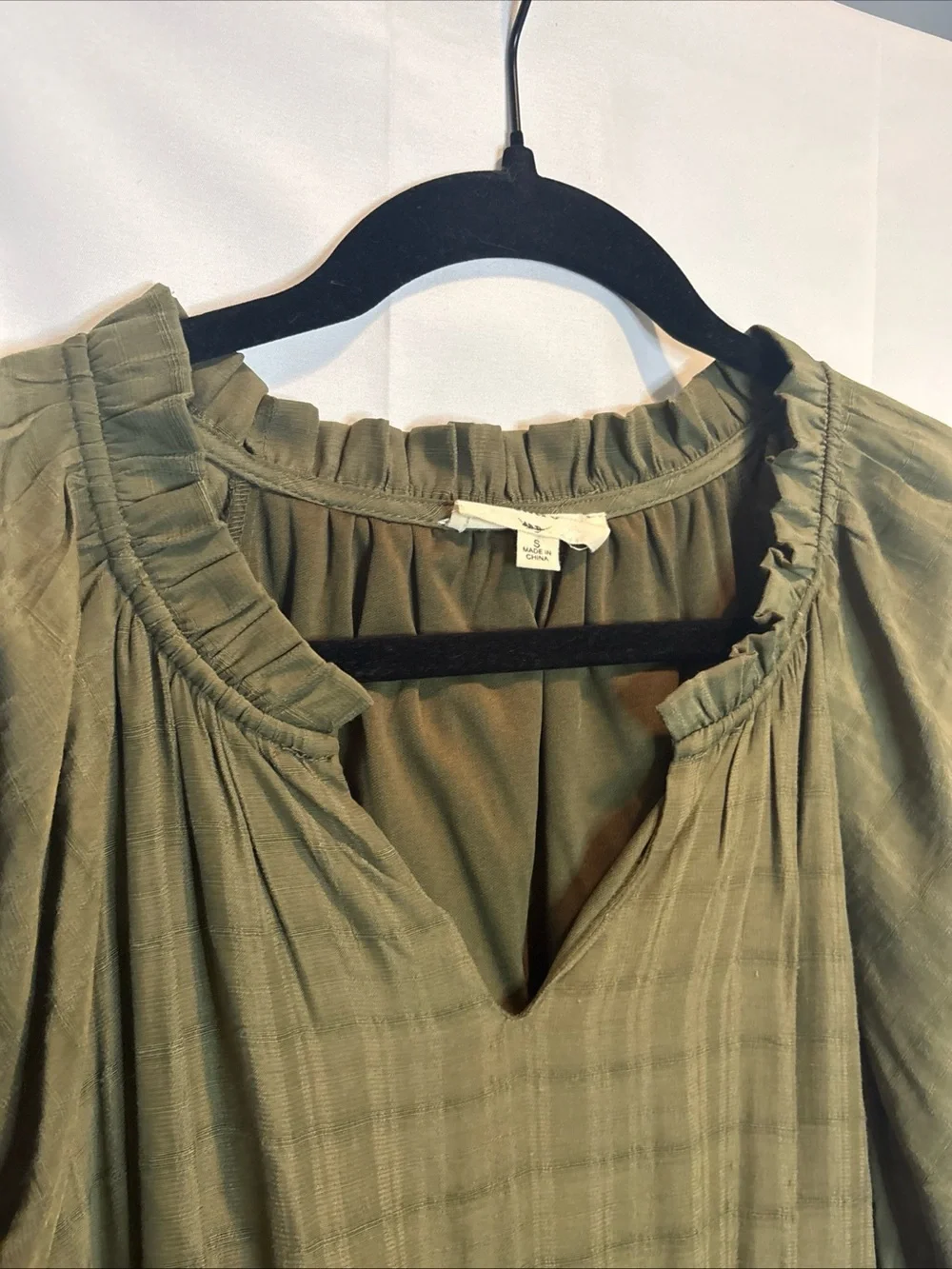 entro Olive Ruffle-Tiered Mini Dress with Flutter Sleeves - Picture 6 of 8